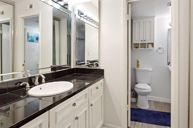13026 Leader 951 - A, Houston, TX 77072