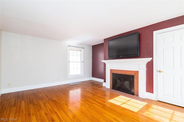 165 9th Street, Wellsburg, WV 26070