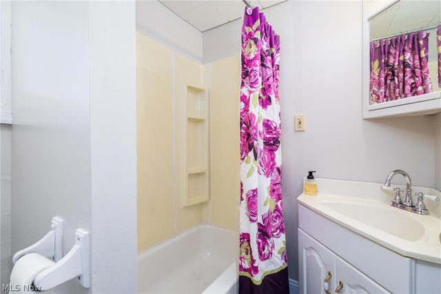 165 9th Street, Wellsburg, WV 26070