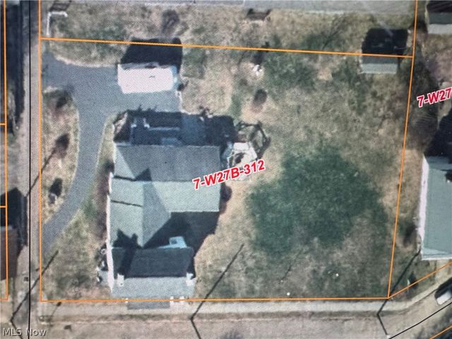 165 9th Street, Wellsburg, WV 26070