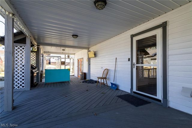 165 9th Street, Wellsburg, WV 26070