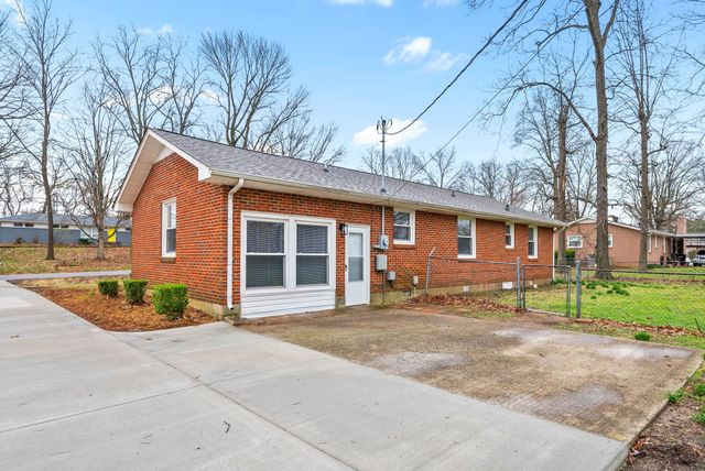 2522 Timberwood Dr, Clarksville, TN 37040