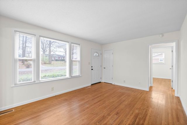 2522 Timberwood Dr, Clarksville, TN 37040