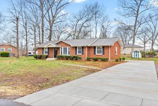 2522 Timberwood Dr, Clarksville, TN 37040