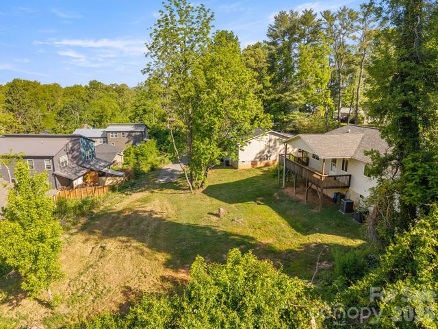 104 Millbrook Road, Asheville, NC 28806