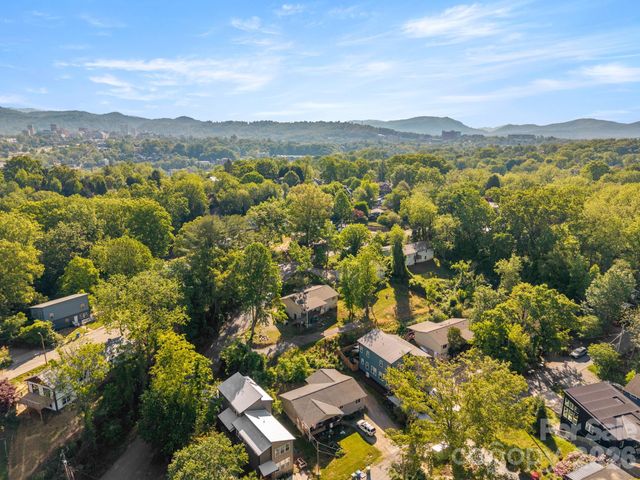 104 Millbrook Road, Asheville, NC 28806