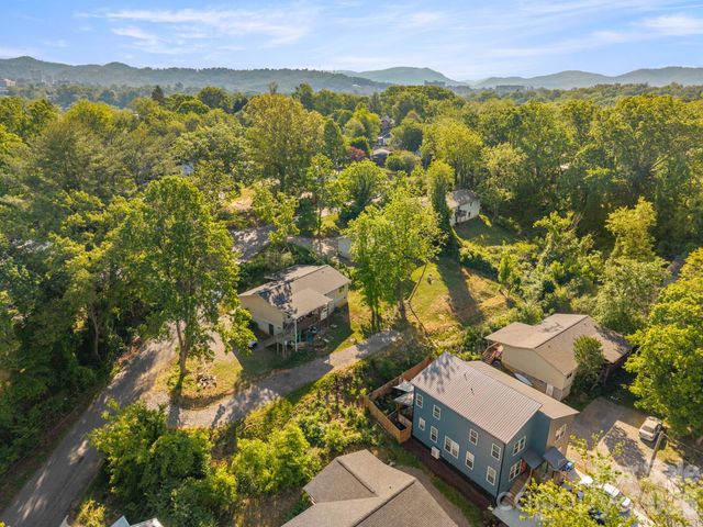 104 Millbrook Road, Asheville, NC 28806