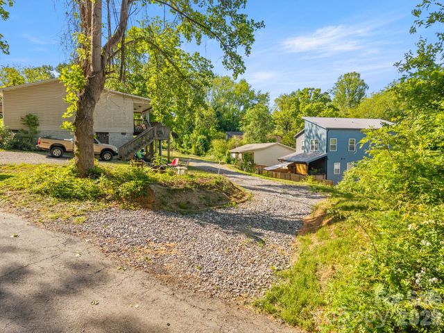 104 Millbrook Road, Asheville, NC 28806
