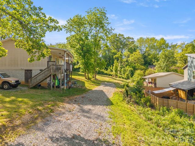 104 Millbrook Road, Asheville, NC 28806