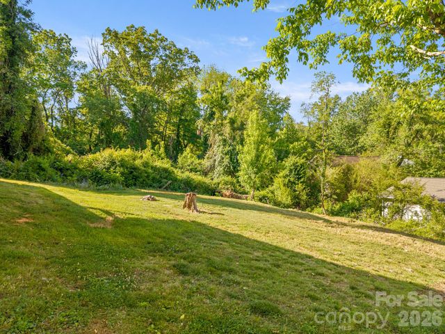 104 Millbrook Road, Asheville, NC 28806