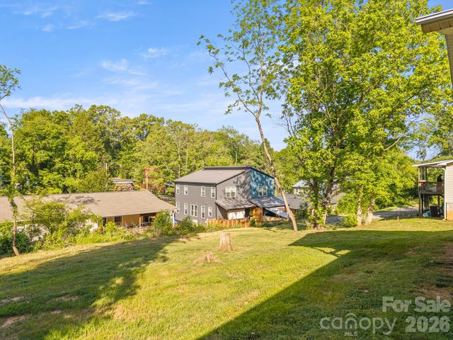 104 Millbrook Road, Asheville, NC 28806