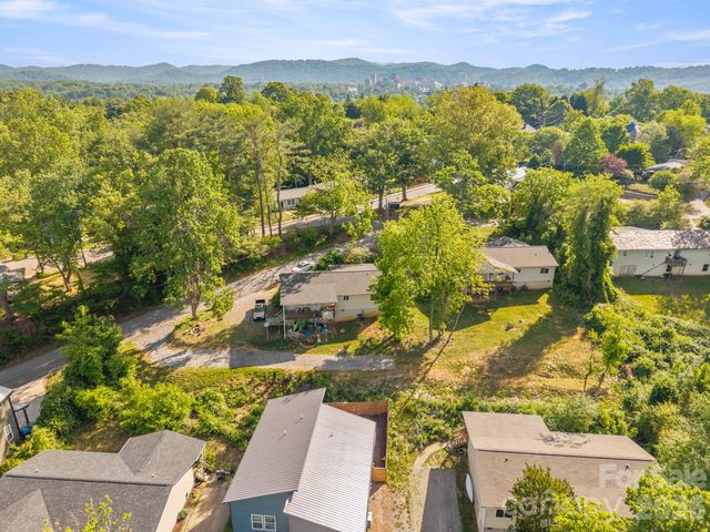 104 Millbrook Road, Asheville, NC 28806