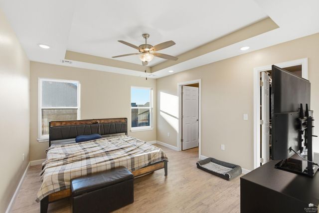 4374 Glen View Drive, Manhattan, KS 66502