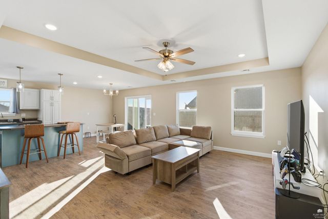 4374 Glen View Drive, Manhattan, KS 66502