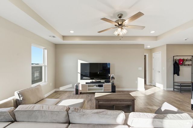 4374 Glen View Drive, Manhattan, KS 66502