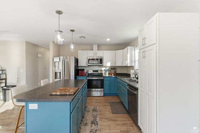 4374 Glen View Drive, Manhattan, KS 66502