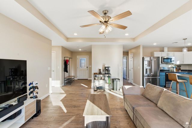 4374 Glen View Drive, Manhattan, KS 66502