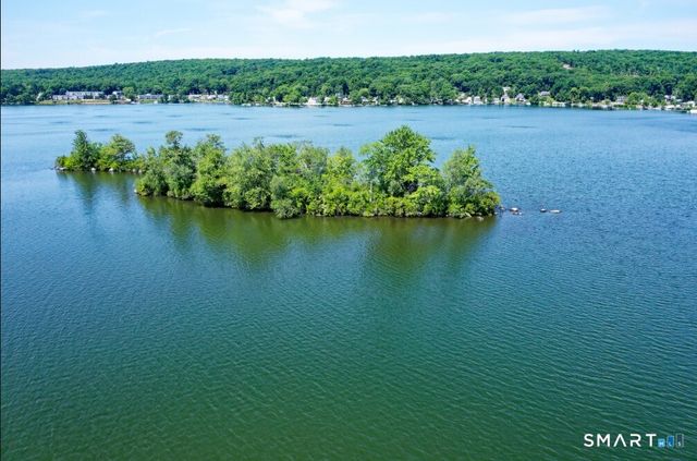 3 Island, East Hampton, CT 06424