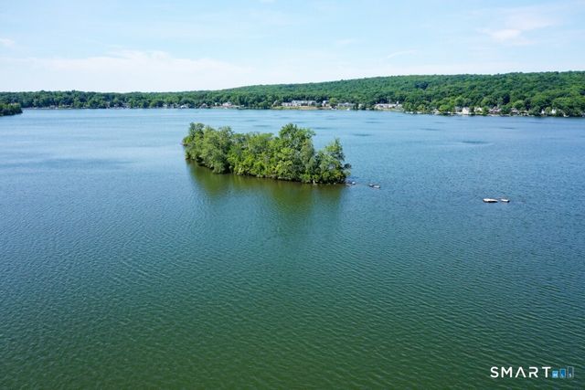 3 Island, East Hampton, CT 06424