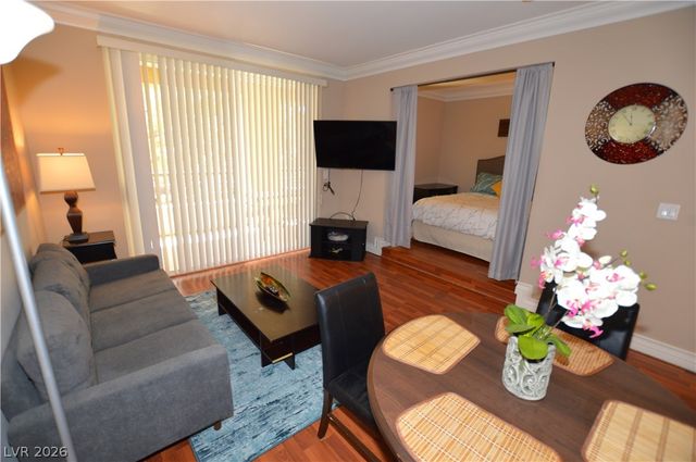 230 East FLAMINGO Road 231, Las Vegas, NV 89169