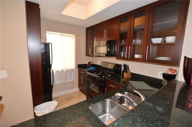 230 East FLAMINGO Road 231, Las Vegas, NV 89169