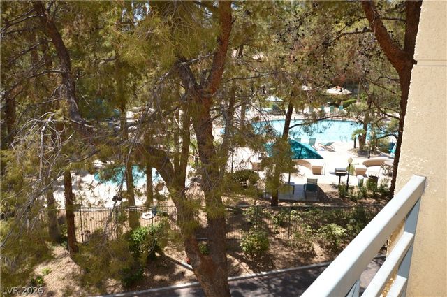 230 East FLAMINGO Road 231, Las Vegas, NV 89169