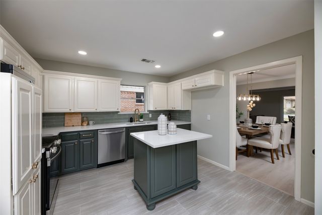 1012 Sleepy Hollow Drive N, Irving, TX 75061