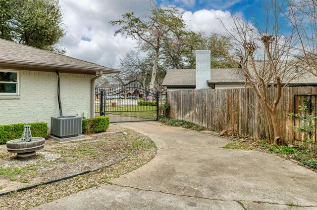 1012 Sleepy Hollow Drive N, Irving, TX 75061