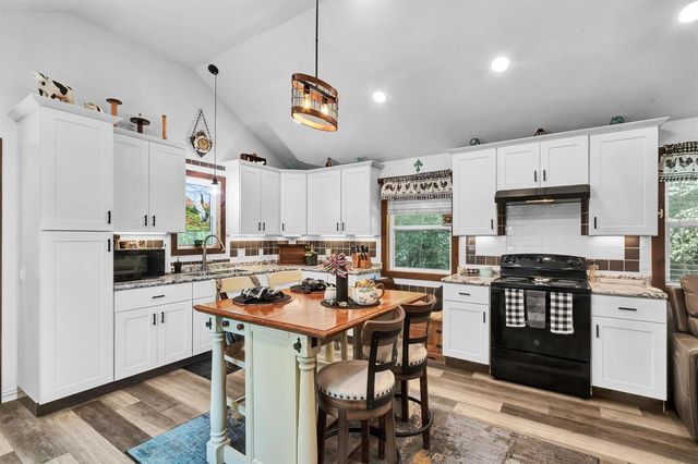 2075 Mangum Road, Livingston, TX 77351