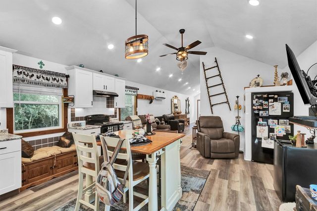 2075 Mangum Road, Livingston, TX 77351