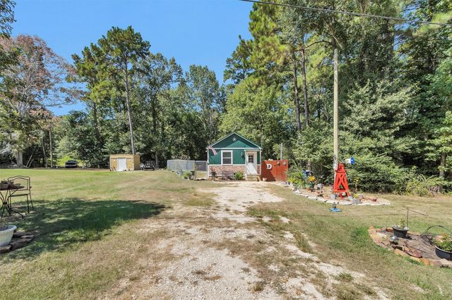 2075 Mangum Road, Livingston, TX 77351
