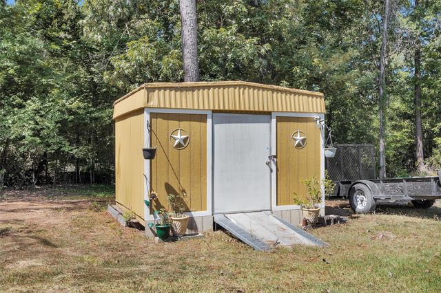 2075 Mangum Road, Livingston, TX 77351