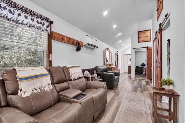 2075 Mangum Road, Livingston, TX 77351