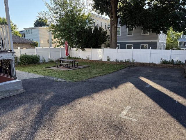 23 Farragut Avenue 3, Somerville, MA 02144