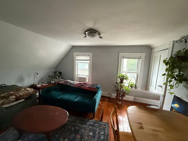 23 Farragut Avenue 3, Somerville, MA 02144