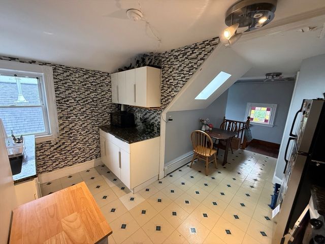 23 Farragut Avenue 3, Somerville, MA 02144