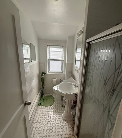 23 Farragut Avenue 3, Somerville, MA 02144
