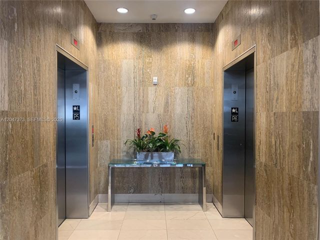 1111 SW 1 Avenue 2419N, Miami, FL 33130