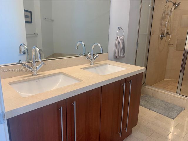 1111 SW 1 Avenue 2419N, Miami, FL 33130