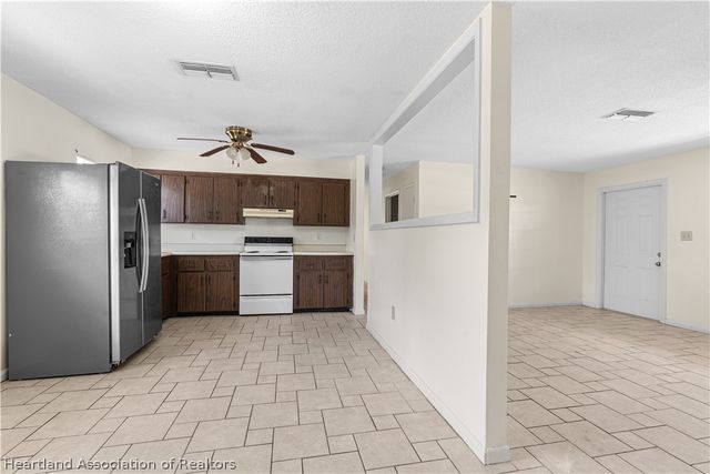 2709 W Rochester Road, Avon Park, FL 33825