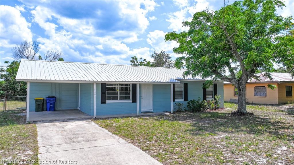 2709 W Rochester Road, Avon Park, FL 33825