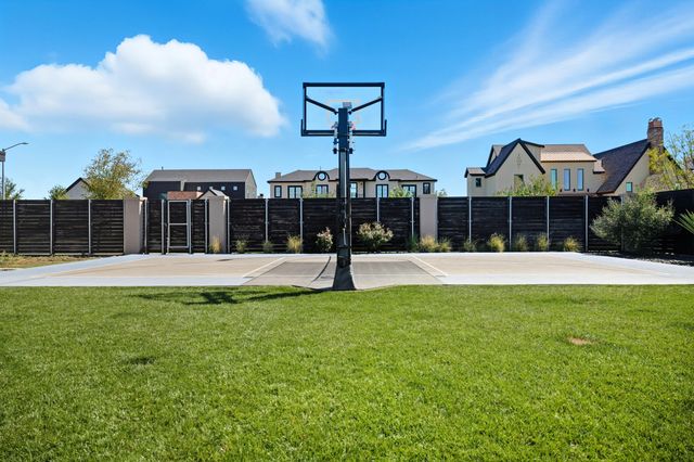 14802 Oxford Avenue, Lubbock, TX 79423