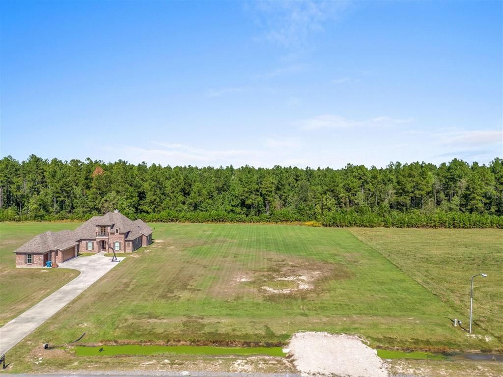 2737 N White Rose Lane, Lake Charles, LA 70611