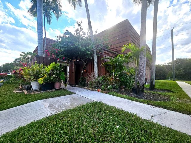 1201 SW 120th Way, Davie, FL 33325