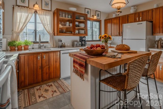 130 Stone Ridge Lane, Tryon, NC 28782