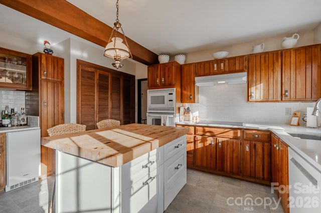 130 Stone Ridge Lane, Tryon, NC 28782