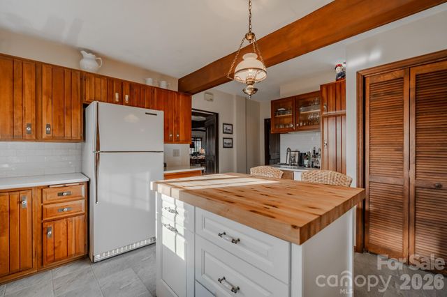 130 Stone Ridge Lane, Tryon, NC 28782