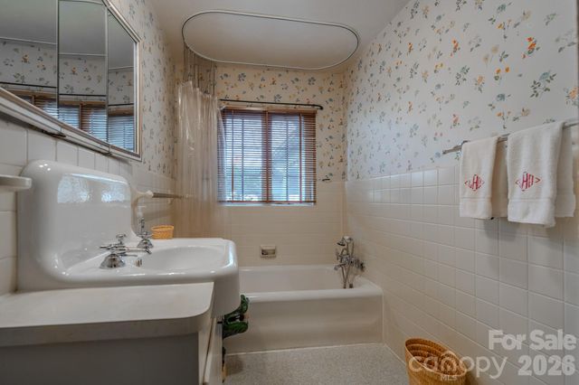 130 Stone Ridge Lane, Tryon, NC 28782