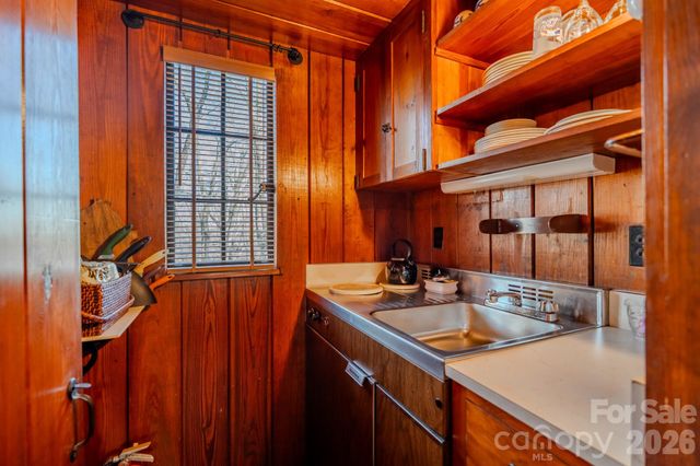 130 Stone Ridge Lane, Tryon, NC 28782