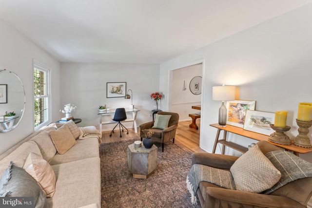 4863 COVE RD, Fairfax, VA 22032